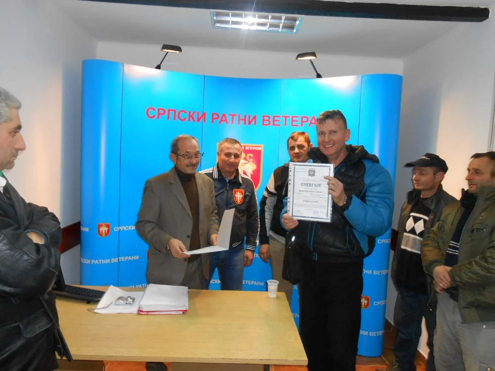 Свечано су уручена уверења и сертификати — фотографија 3