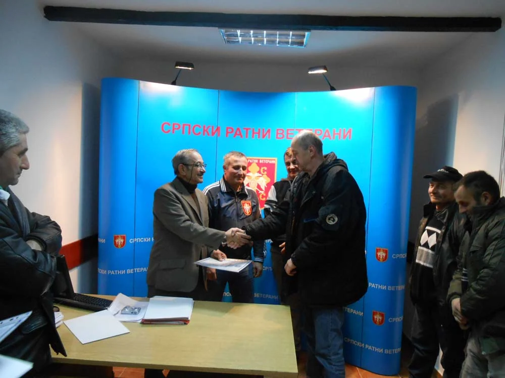 Свечано су уручена уверења и сертификати — фотографија 6