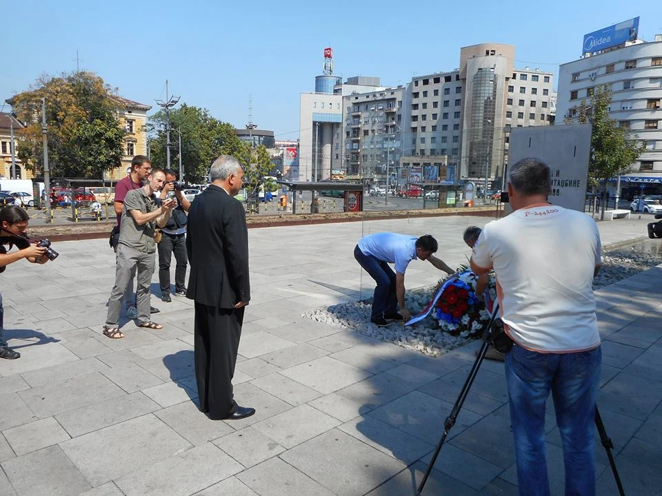 ДА СЕ НЕ ЗАБОРАВИ — фотографија 32