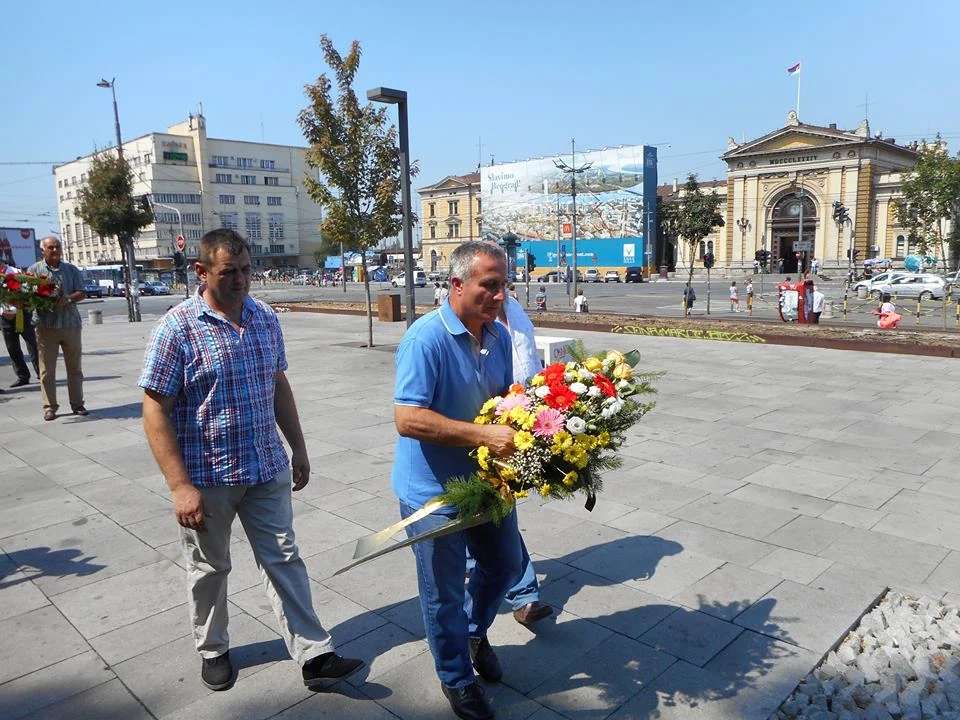 ДА СЕ НЕ ЗАБОРАВИ — фотографија 20