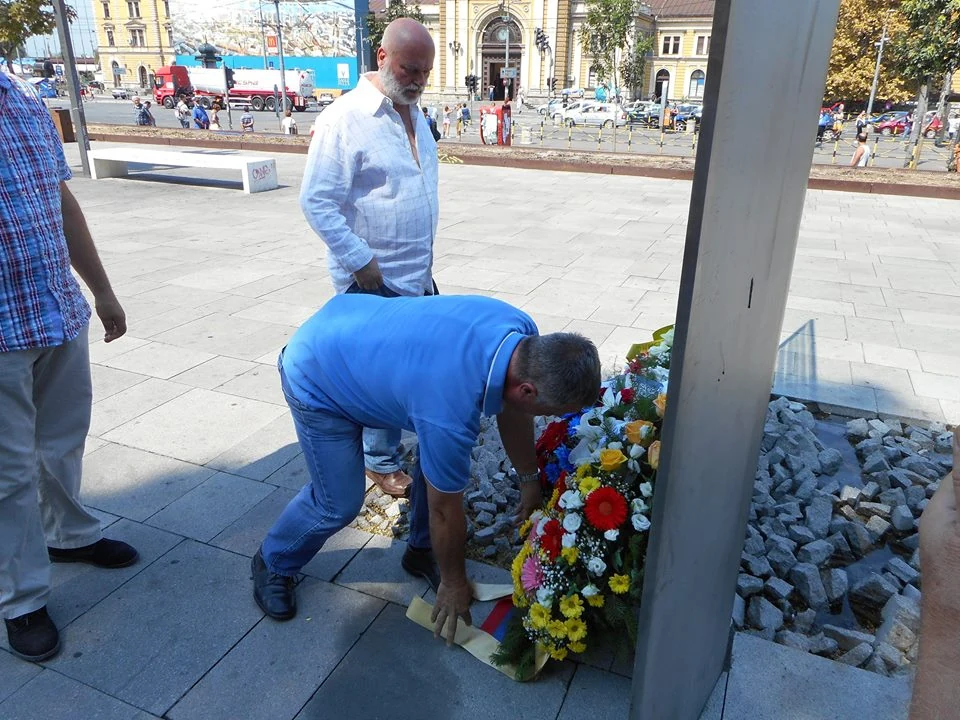 ДА СЕ НЕ ЗАБОРАВИ — фотографија 9
