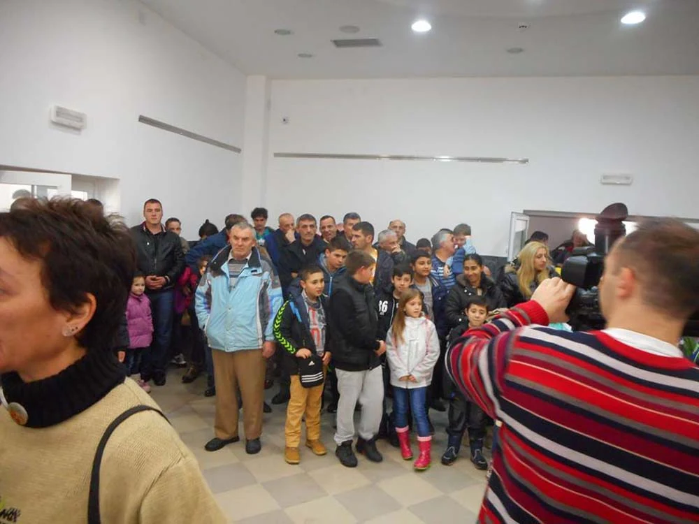 ПОДЕЛА НОВОГОДИШЊИХ ПАКЕТИЋА У ПОЖЕГИ — фотографија 15