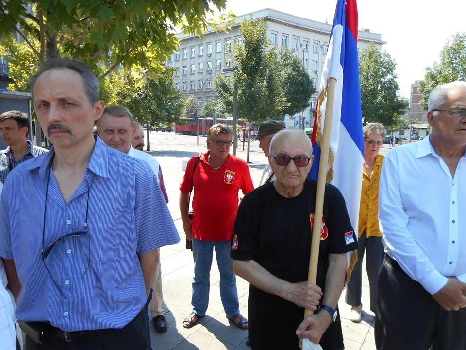 ДА СЕ НЕ ЗАБОРАВИ — фотографија 13
