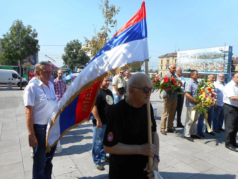 ДА СЕ НЕ ЗАБОРАВИ — фотографија 31