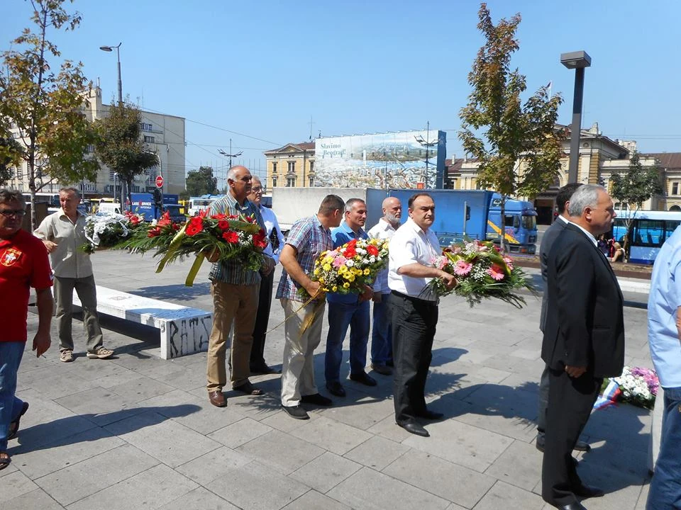 ДА СЕ НЕ ЗАБОРАВИ — фотографија 17