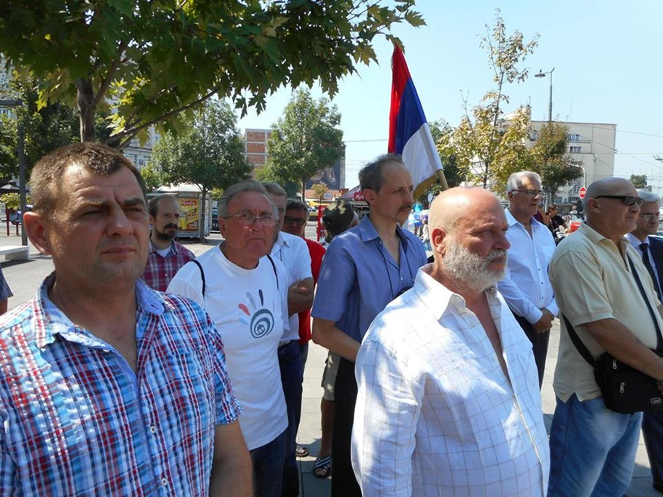 ДА СЕ НЕ ЗАБОРАВИ — фотографија 2