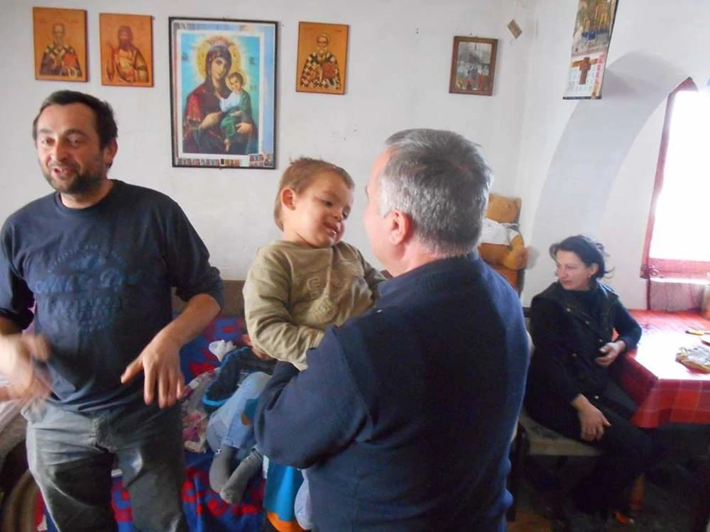 ПОСЕТА ПОРОДИЦИ ЧАКАРЕВИЋ У СЕЛУ МИРОСАЉЦИ КОД АРИЉА — фотографија 4