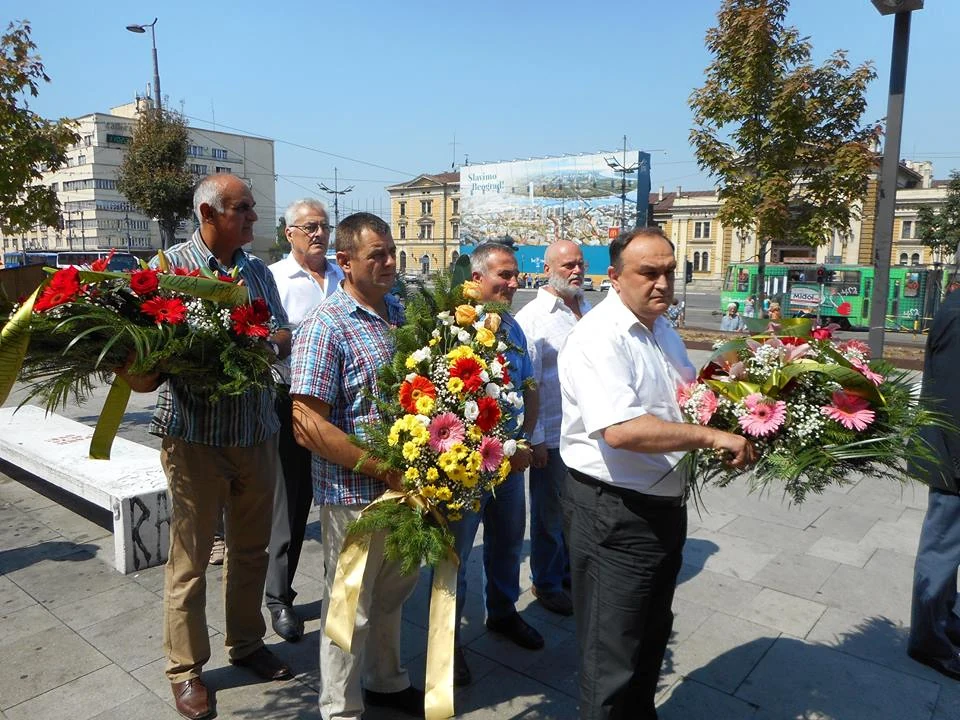 ДА СЕ НЕ ЗАБОРАВИ — фотографија 14