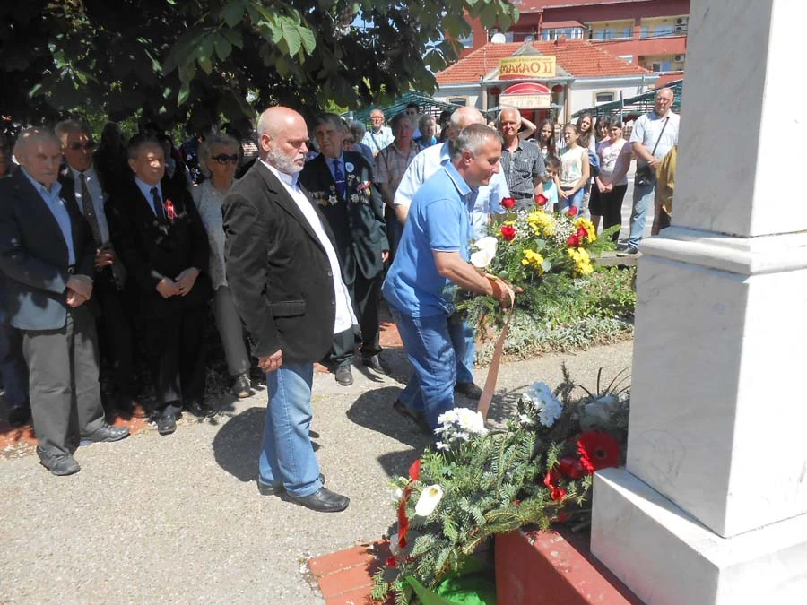 Положили смо венац на споменик палим борцима НОР-а у Кошутњаку — фотографија 6