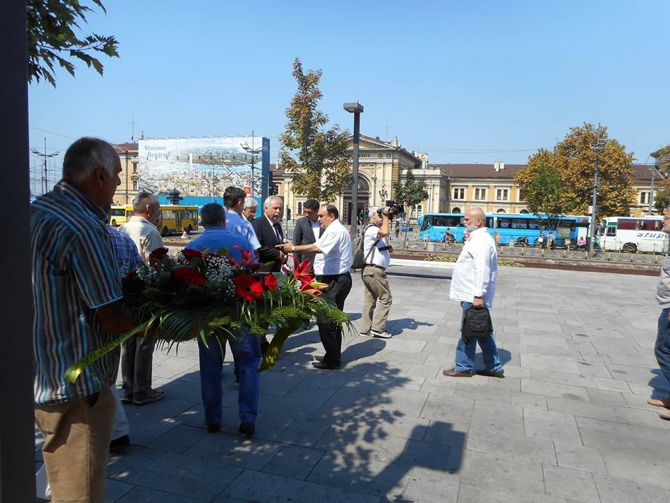 ДА СЕ НЕ ЗАБОРАВИ — фотографија 26