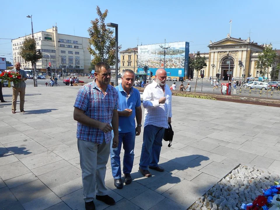 ДА СЕ НЕ ЗАБОРАВИ — фотографија 12